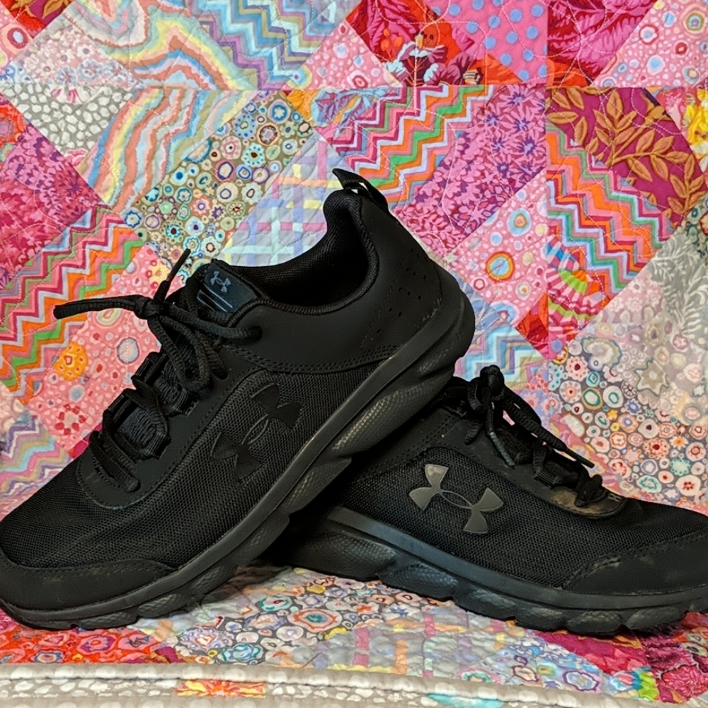 Boys UA shoes